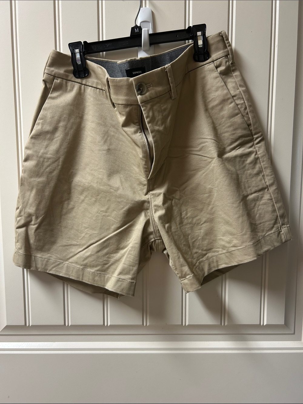 Express Men’s Tan Flat-Front khaki Shorts